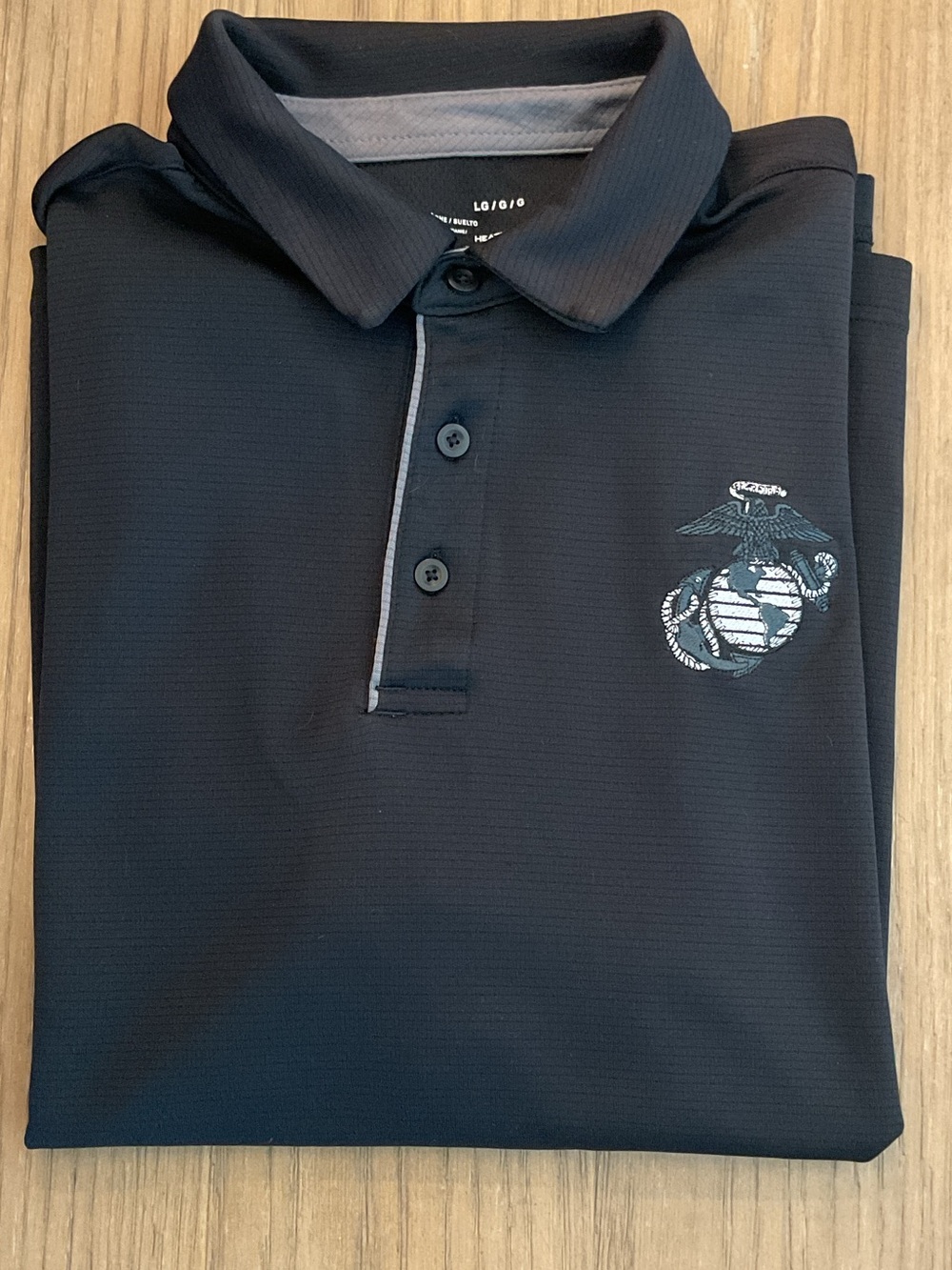 Under Armour Shirt - Picture 7 of 7